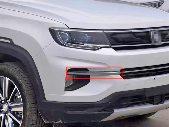 Молдинг переднего бампера правый Changan CS35PLUS 2803164BQ01