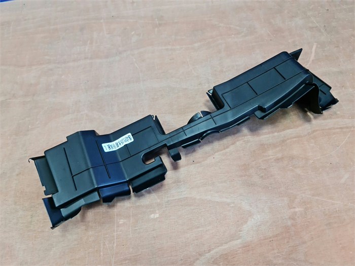 Дефлектор (воздуховод) левый Changan EADO  PLUS C211F2713070103