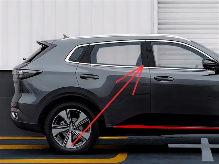 Накладка стойки задней правой двери Changan CS55 plus S203F2709040900