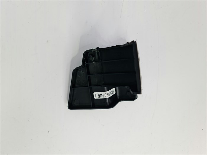 Дефлектор радиатора правый Changan CS35Plus S111F2713070300