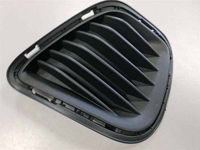 Решетка переднего бампера правая Changan Eado plus C211F2713011301