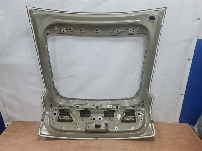 Крышка багажника (с отверстиями) Changan UNI-V C281F2701080101