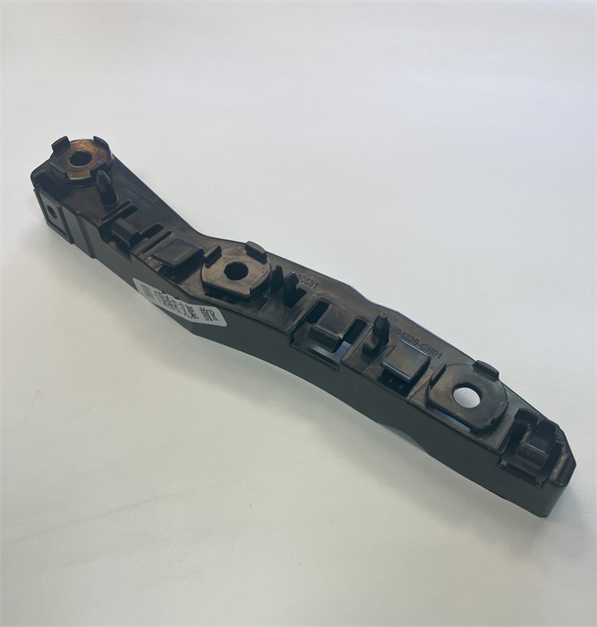 Кронштейн бампера переднего правый Changan UNI-T S202F2713080300