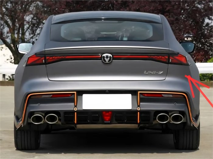 Фонарь задний правый наружный Changan UNI-V C281F2805030500