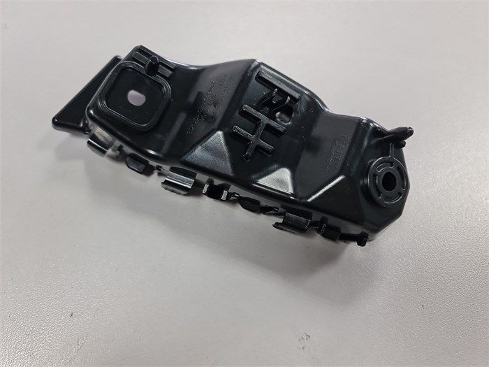 Кронштейн переднего бампера правый Changan LAMORE C589F2713010300