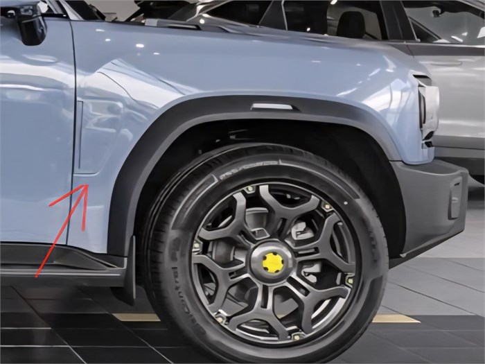 Панель декоративная (молдинг) переднего правого крыла Jetour T2 / Traveller F265500580