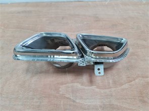 {{photo.Alt || photo.Description || 'Накладка (насадка) глушителя левая хром Changan UNI-T -Новая'}}