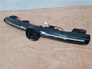 {{photo.Alt || photo.Description || 'Фара габаритная центральная Changan CS35 PLUS S111F2805010700AA'}}