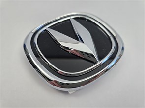 {{photo.Alt || photo.Description || 'Эмблема крышки багажника CS35 PLUS NEW / CS75Plus'}}